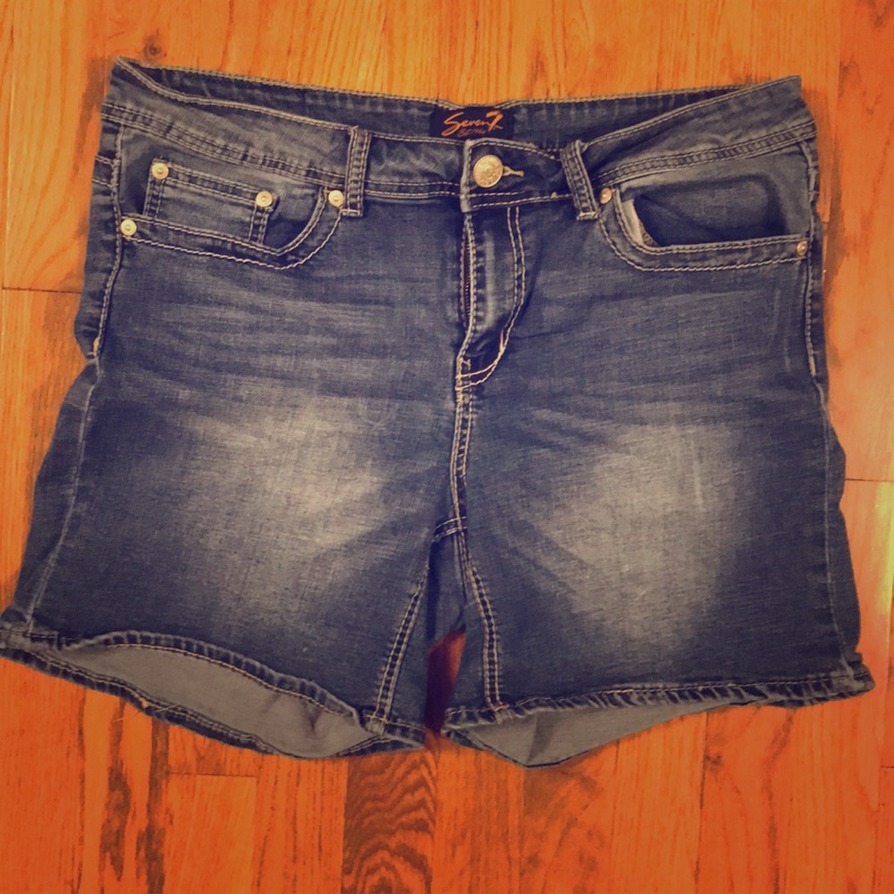 Seven7 Shorts Size 14